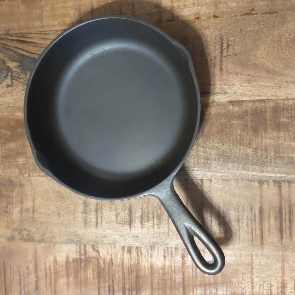 Vintage Unmarked BSR Cast Iron Skillet, #5